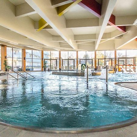 Hotel Aquarius Spa Колобжег Екстериор снимка The swimming pool