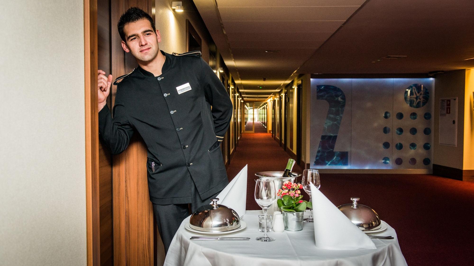 Hotel Aquarius Spa Колобжег Екстериор снимка Room service