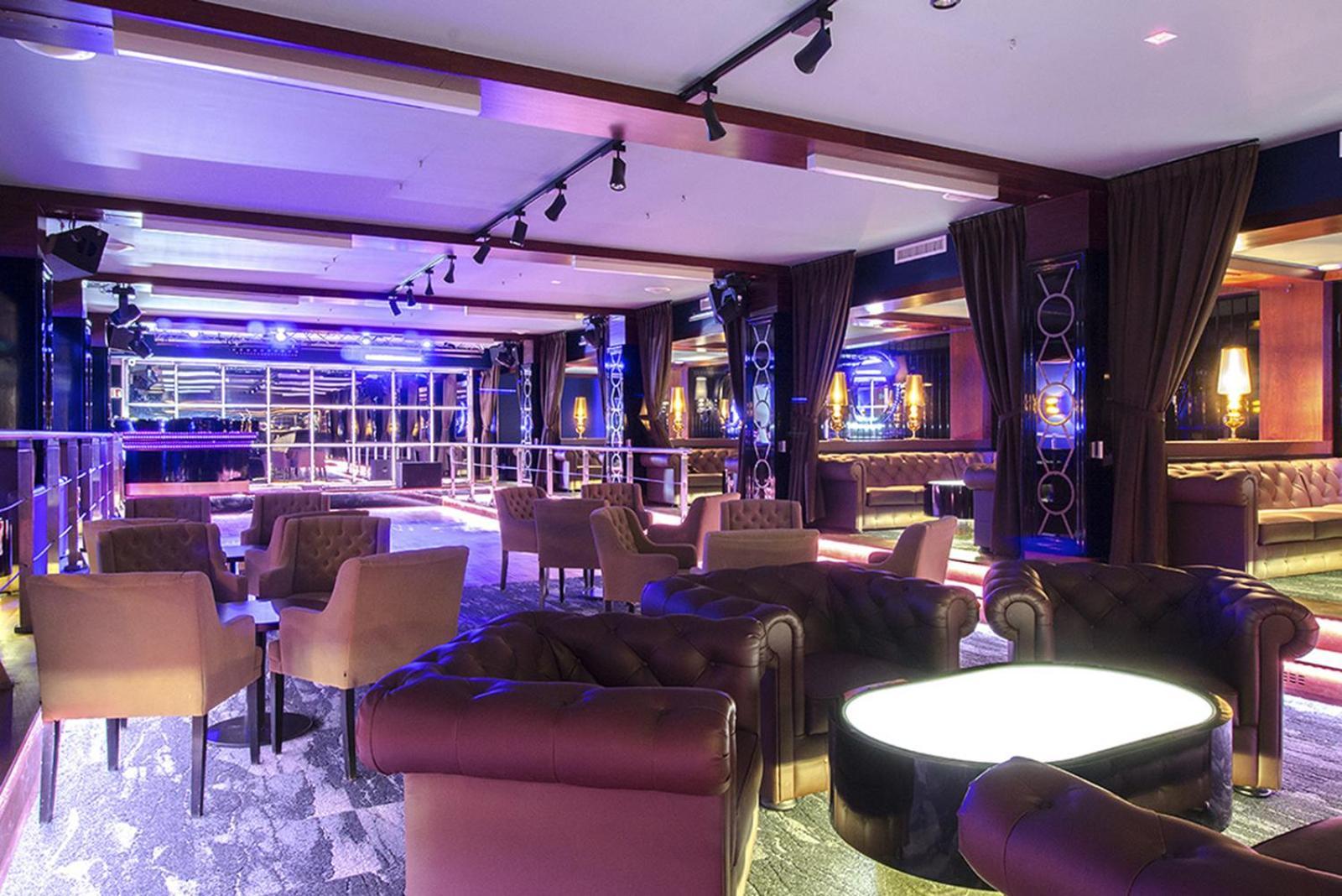 Hotel Aquarius Spa Колобжег Екстериор снимка Interior of the nightclub