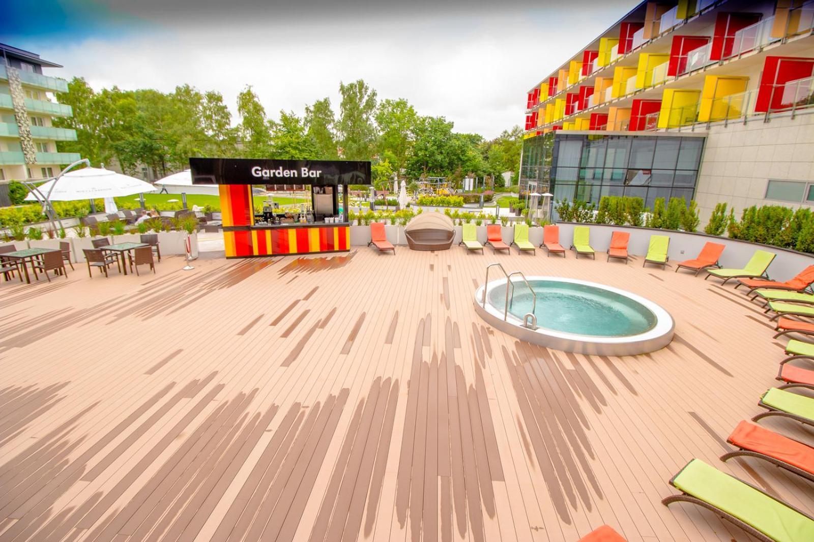 Hotel Aquarius Spa Колобжег Екстериор снимка Golden Bar