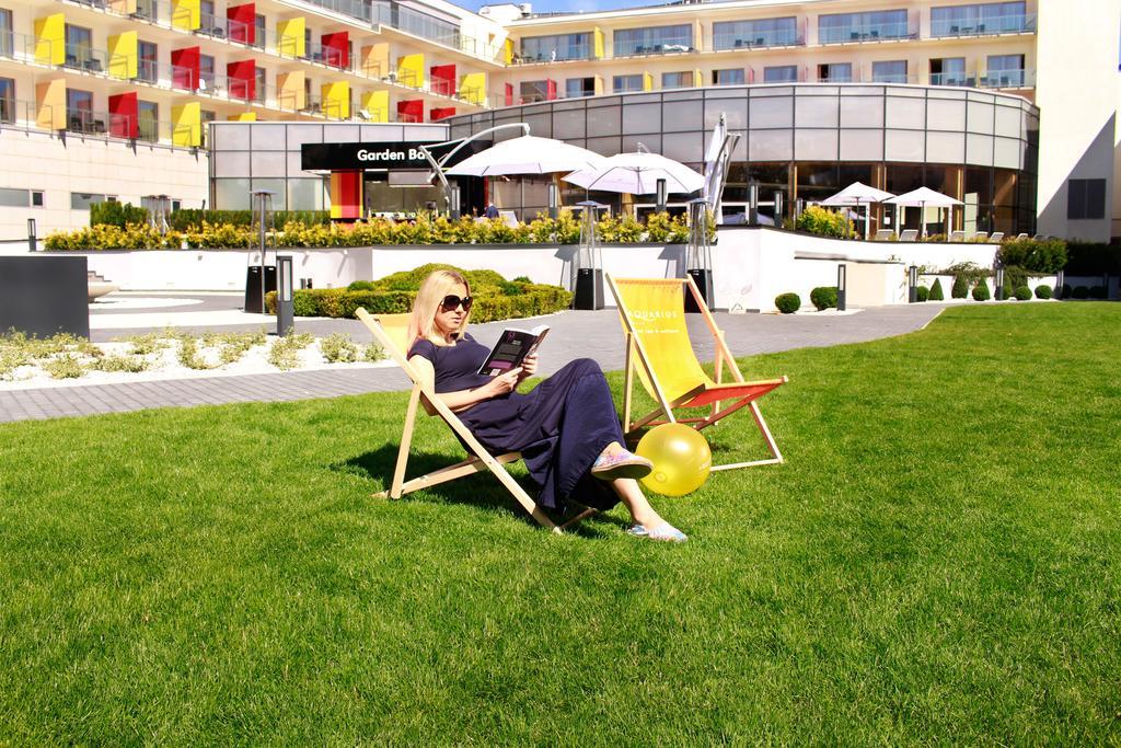 Hotel Aquarius Spa Колобжег Екстериор снимка The green square