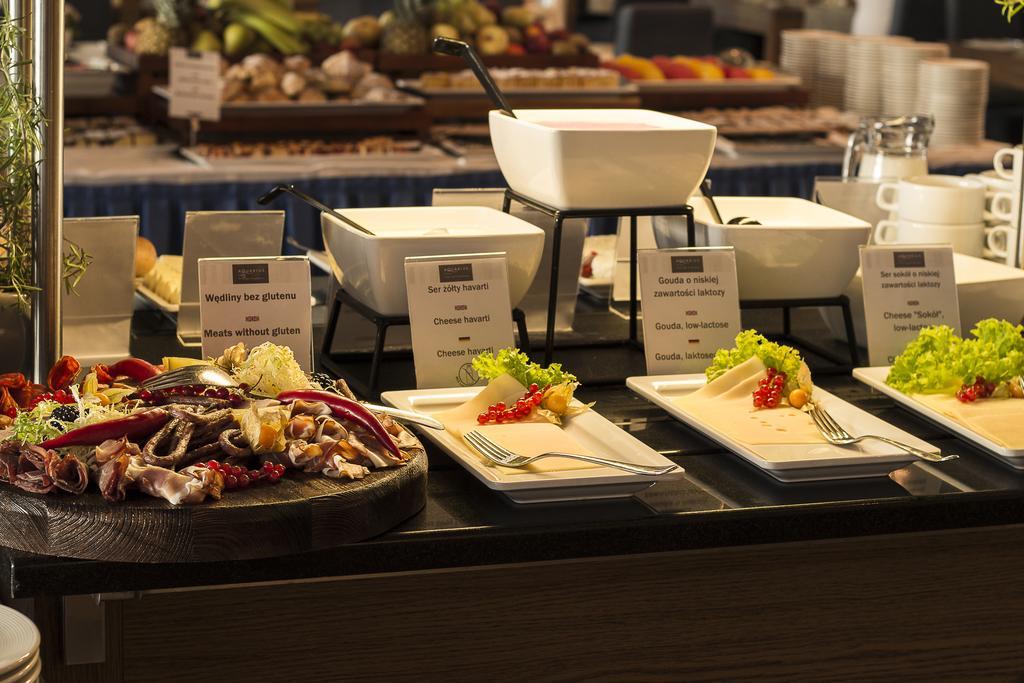 Hotel Aquarius Spa Колобжег Екстериор снимка A cheese platter