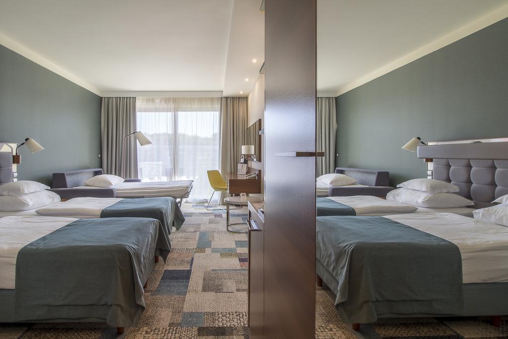 Hotel Aquarius Spa Колобжег Екстериор снимка