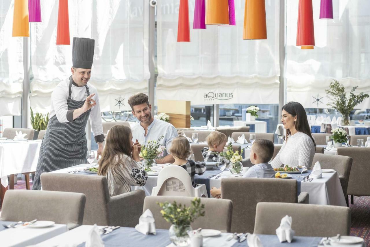 Hotel Aquarius Spa Колобжег Екстериор снимка Restaurant