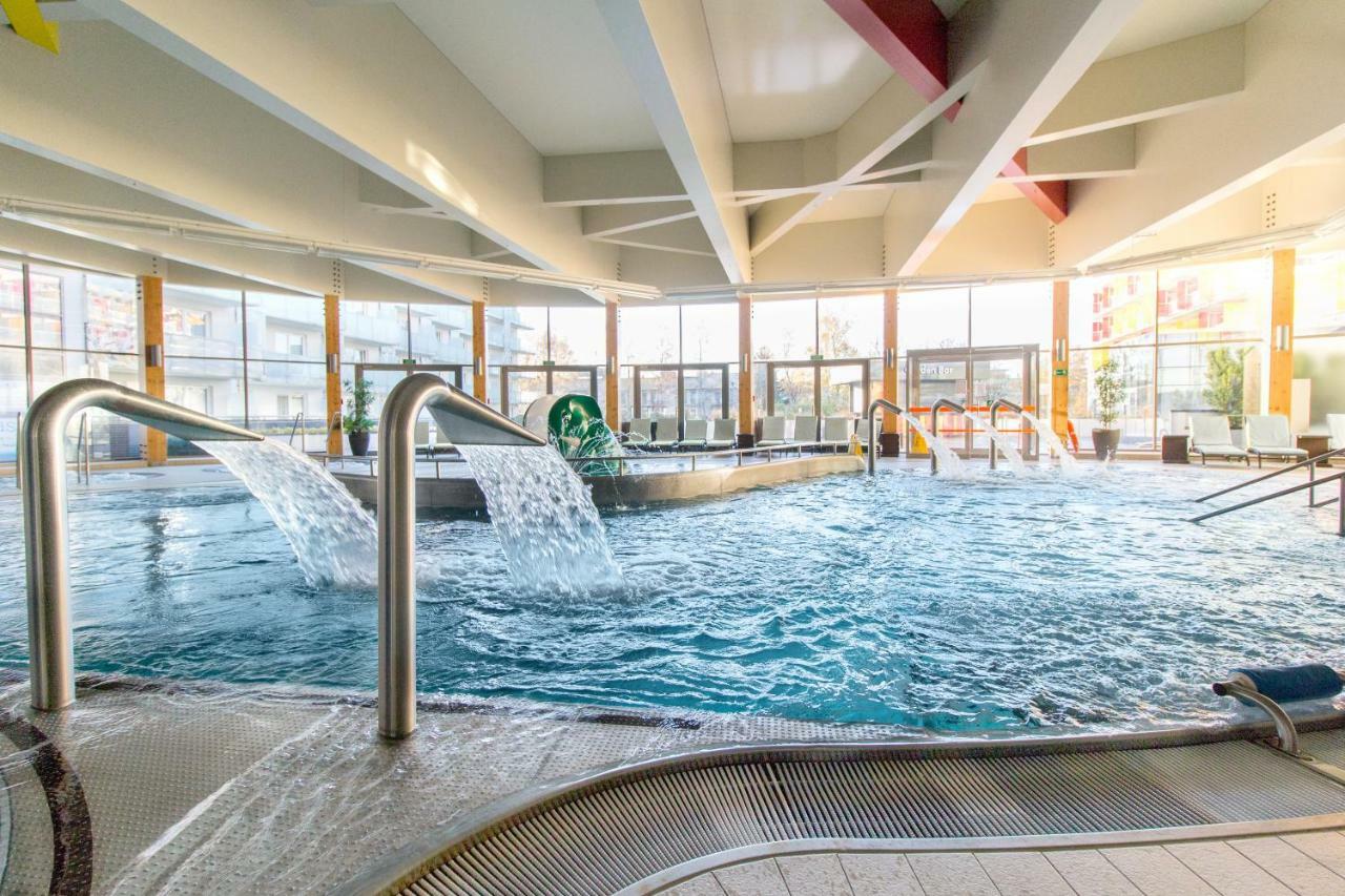 Hotel Aquarius Spa Колобжег Екстериор снимка The thermal pool